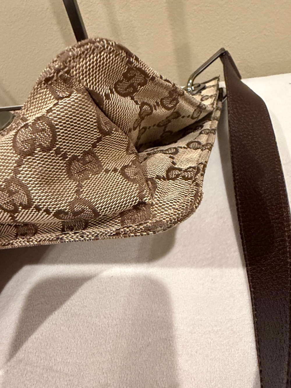 Gucci GG Canvas Eclipse Crossbody Messenger Bag, - Picture 5 of 13